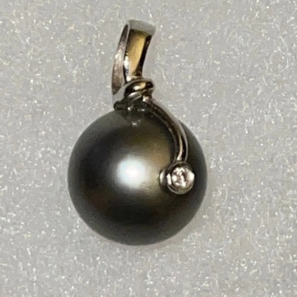 14k Tahitian Pearl diamond pendant & chain - Picture 2 of 9